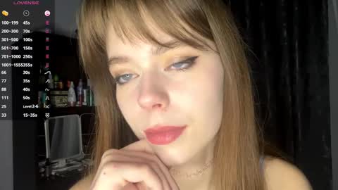 Snapshot of marciecommon chatting on 09-24-25, 03:26 Alisa online show from 09-24-25, 03:26
