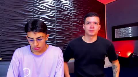 Snapshot of marcoyethan chatting on 01-04-25, 03:29 Marco and Ethan online show from 01-04-25, 03:29