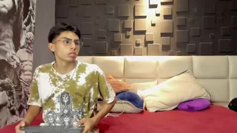 Snapshot of marcoyethan chatting on 01-16-25, 02:51 Marco and Ethan online show from 01-16-25, 02:51