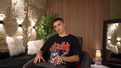 Snapshot of marcoyethan chatting on 09-10-25, 03:50 Marco and Ethan online show from 09-10-25, 03:50