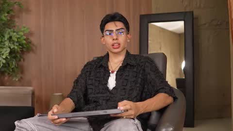 Snapshot of marcoyethan chatting on 09-20-25, 03:40 Marco and Ethan online show from 09-20-25, 03:40