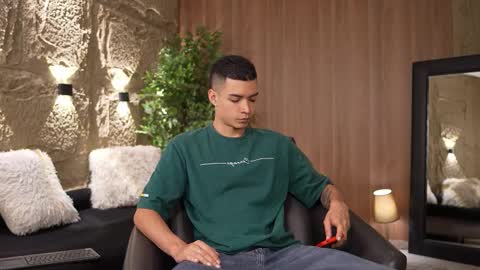 Snapshot of marcoyethan chatting on 10-01-25, 04:07 Marco and Ethan online show from 10-01-25, 04:07