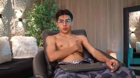 Snapshot of marcoyethan chatting on 11-06-25, 07:48 Marco and Ethan online show from 11-06-25, 07:48