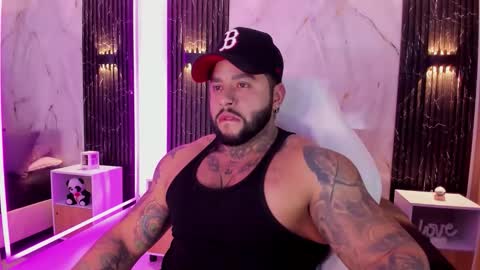 Snapshot of marcus_fit1 chatting on 11-05-25, 12:21 Marcus online show from 11-05-25, 12:21