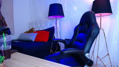 Marcus Hanks online show from 12-19-25, 04:52