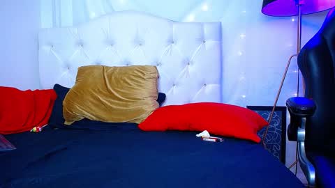 Marcus Hanks online show from 12-20-25, 09:38