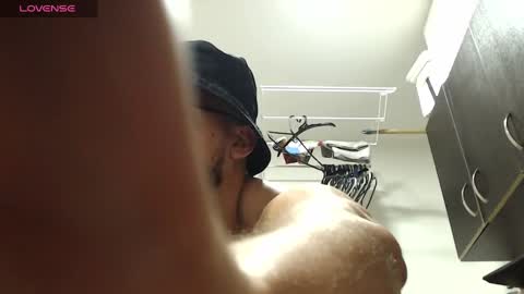 Snapshot of marcusmilarc chatting on 01-18-25, 01:19   online show from 01-18-25, 01:19