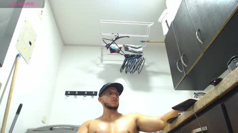 Snapshot of marcusmilarc chatting on 01-20-25, 03:15   online show from 01-20-25, 03:15