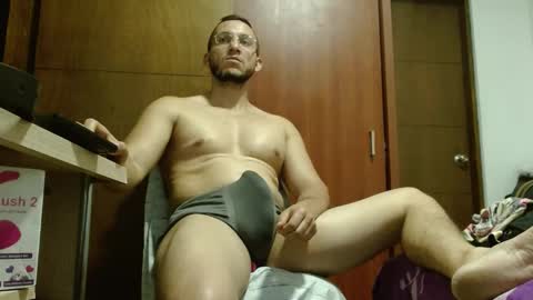 Snapshot of marcusmilarc chatting on 10-04-25, 01:03   online show from 10-04-25, 01:03