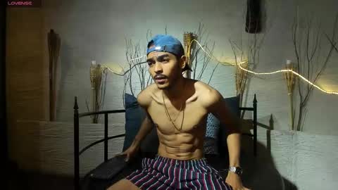 Snapshot of marcusrain_ chatting on 01-06-26, 05:00 Marcus online show from 01-06-26, 05:00