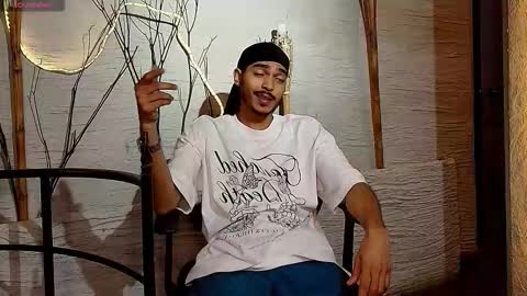 Snapshot of marcusrain_ chatting on 01-08-26, 03:42 Marcus online show from 01-08-26, 03:42