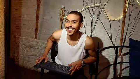 Snapshot of marcusrain_ chatting on 01-09-26, 04:15 Marcus online show from 01-09-26, 04:15