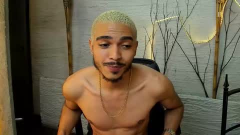 Snapshot of marcusrain_ chatting on 02-07-26, 04:22 Marcus online show from 02-07-26, 04:22