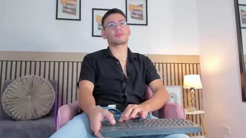 Snapshot of marcuswildx chatting on 09-26-25, 06:12 marcus online show from 09-26-25, 06:12