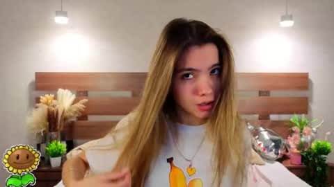 Snapshot of margiedavidson chatting on 02-16-26, 08:43 Call me Margie33 online show from 02-16-26, 08:43