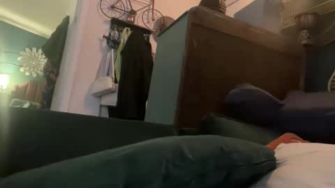 Snapshot of margolane chatting on 02-25-26, 03:38 Elle online show from 02-25-26, 03:38