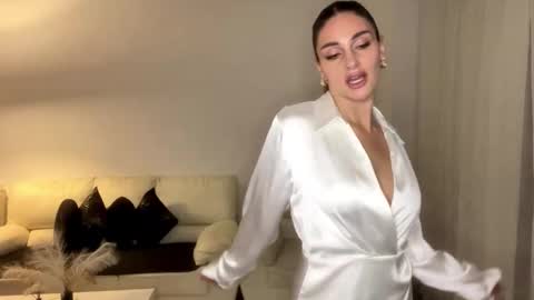 Margot online show from 10-11-25, 08:51