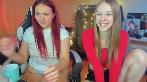 Snapshot of mari_kiku chatting on 12-01-24, 09:04 Kiku and Marii - online show from 12-01-24, 09:04