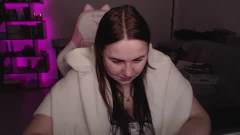 mari moore online show from 12-16-25, 05:45