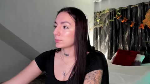Snapshot of mari_salgado chatting on 10-21-25, 02:51 mari_salgado online show from 10-21-25, 02:51