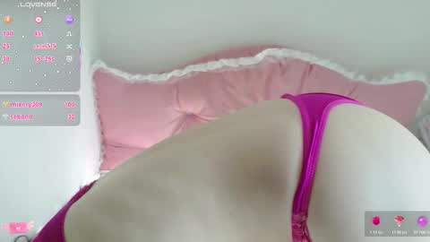 Snapshot of mari_tokyo chatting on 10-31-25, 11:17 mari_tokyo online show from 10-31-25, 11:17