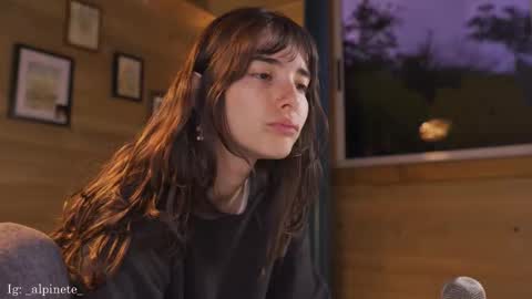 Alfonsina online show from 12-14-25, 10:58