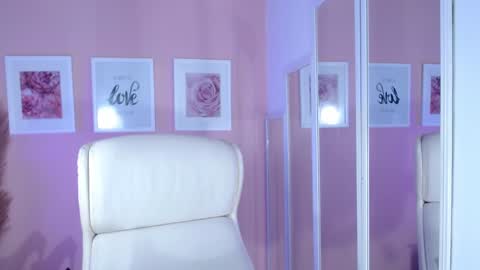 Snapshot of maria_jones chatting on 12-28-24, 02:21 Instagram soymj01 online show from 12-28-24, 02:21