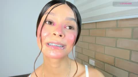 S O F I A  model independent online show from 12-25-24, 11:43