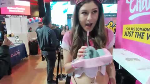 Pinkkitty online show from 01-18-25, 11:00