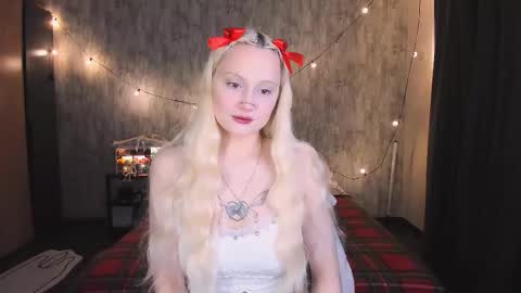 Maria online show from 11-22-25, 01:48