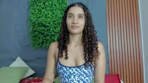 Marian online show from 03-11-25, 01:56