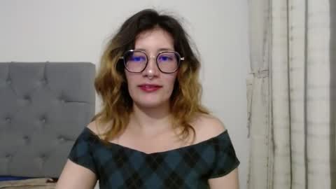 Mariana online show from 12-23-24, 05:43