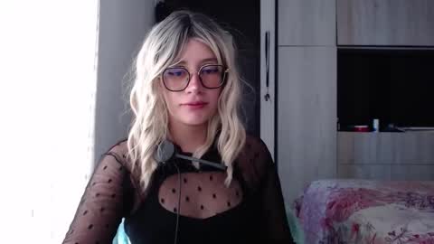 Mariana online show from 09-24-25, 07:06