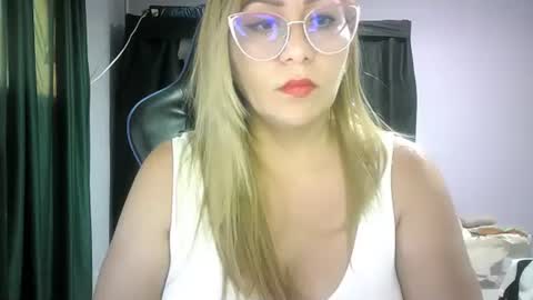 Snapshot of mariana995649 chatting on 09-13-25, 09:25 mariana995649 online show from 09-13-25, 09:25