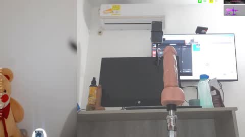 Snapshot of mariana_1_ chatting on 02-20-25, 06:39 Mariana online show from 02-20-25, 06:39