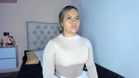 Mariana Roe online show from 11-06-25, 11:26