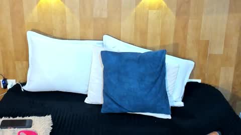 Mariana Angel online show from 10-22-25, 05:13