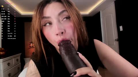 Mariana Castro online show from 01-27-25, 03:37