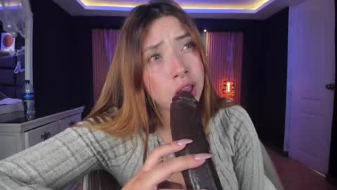 Mariana Castro online show from 10-24-25, 03:25