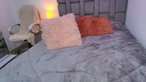 Snapshot of mariana_gomez01 chatting on 10-10-25, 04:17 Mariana Gomez online show from 10-10-25, 04:17