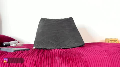 Snapshot of mariana_preciado chatting on 02-08-25, 10:39 Mariana Preciado online show from 02-08-25, 10:39