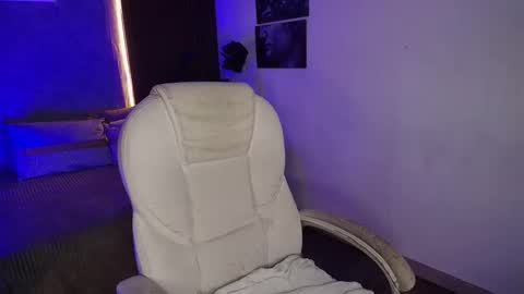 Vane online show from 12-17-25, 07:36