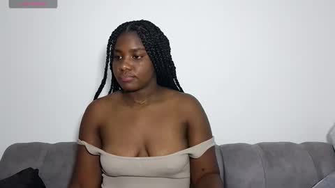 Snapshot of marianaee chatting on 10-20-25, 06:36 marianaee online show from 10-20-25, 06:36