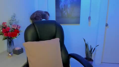 Mariana Lopez online show from 03-02-25, 01:04