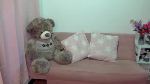 Mariana Lopez online show from 03-11-25, 09:24