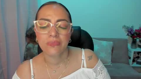 Mariana Lopez online show from 03-12-25, 03:35