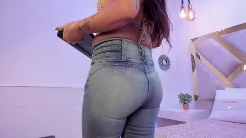 Marianee Rousse  online show from 10-12-25, 10:31