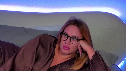 Maria online show from 02-05-25, 01:11