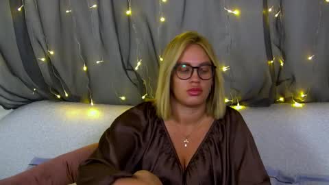 Maria online show from 10-24-25, 08:11