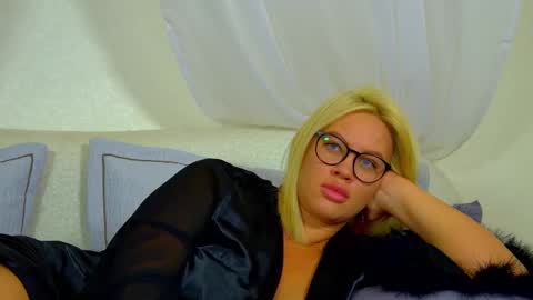 Snapshot of marianeumann chatting on 02-03-26, 02:53 Maria online show from 02-03-26, 02:53